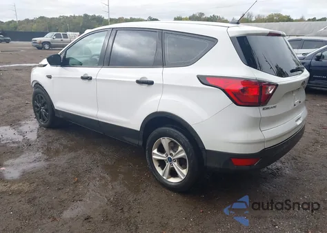 2019 Ford Escape S из США, поврежденный, VIN 1FMCU0F76KUC20966